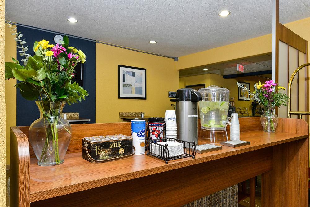 Microtel Inn & Suites By Wyndham New Braunfels I-35 Ngoại thất bức ảnh