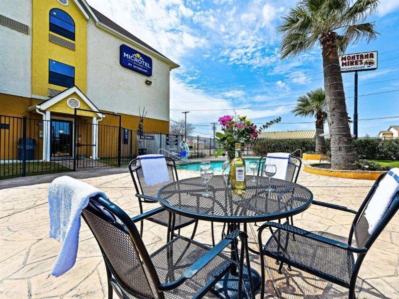 Microtel Inn & Suites By Wyndham New Braunfels I-35 Ngoại thất bức ảnh