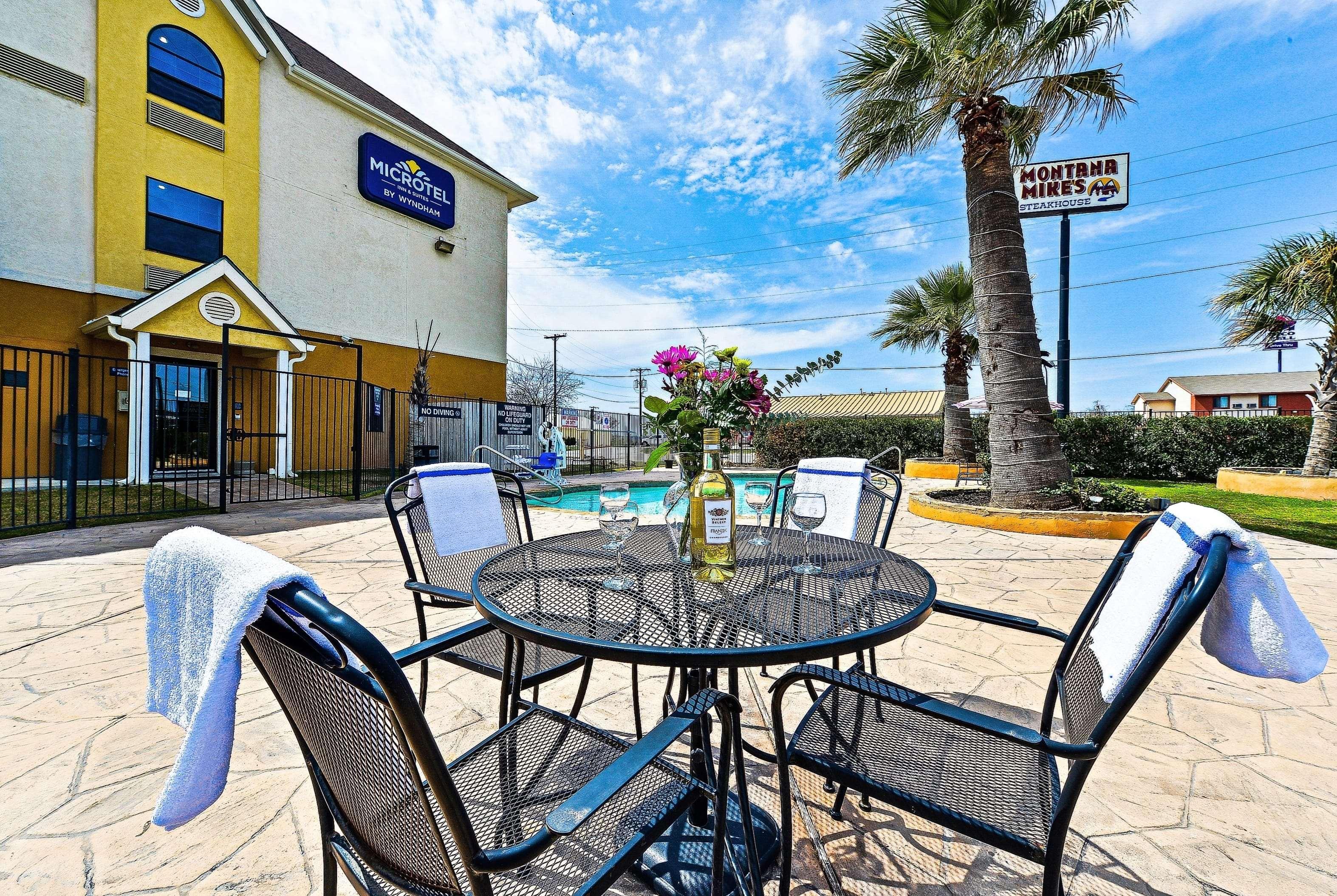 Microtel Inn & Suites By Wyndham New Braunfels I-35 Ngoại thất bức ảnh