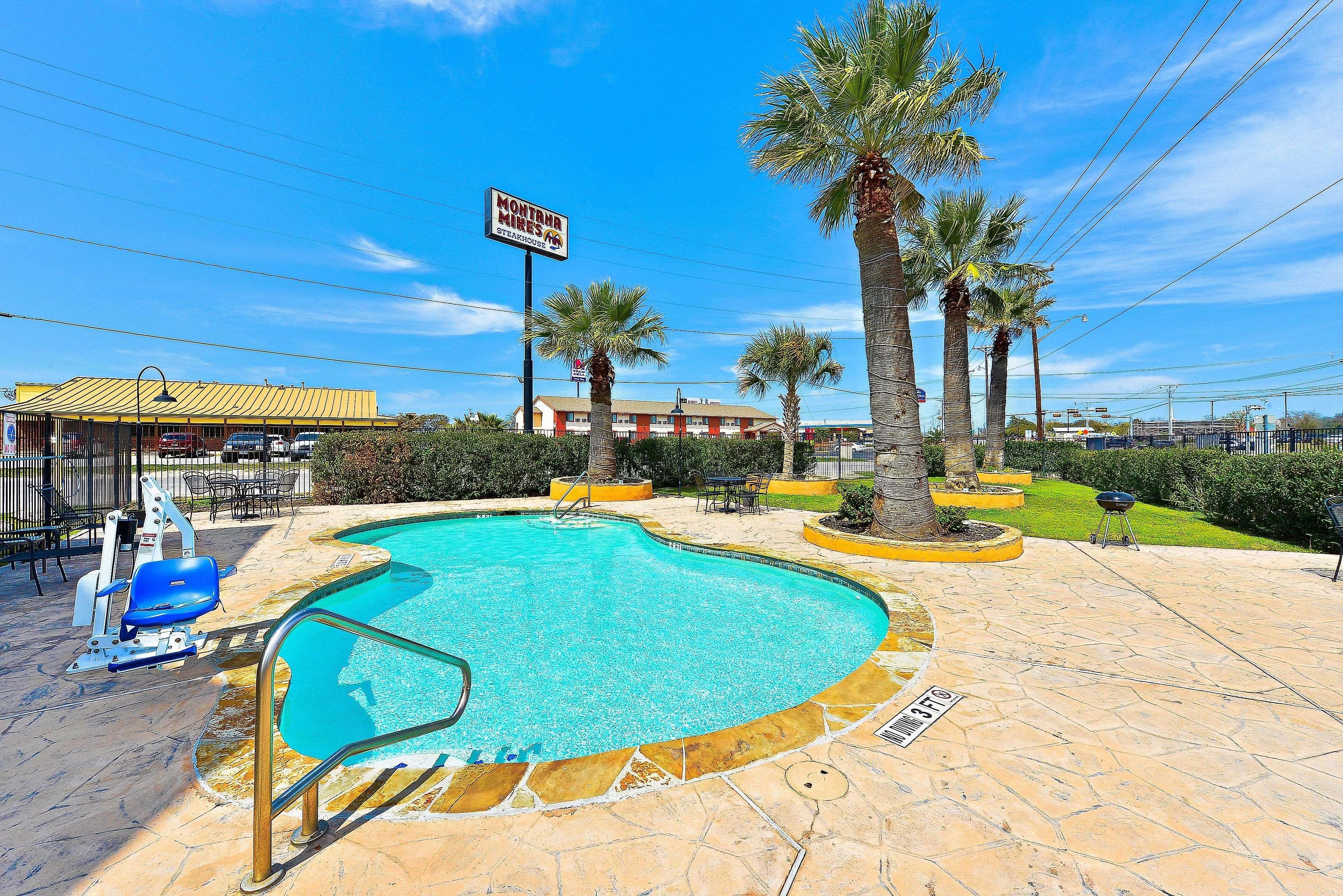 Microtel Inn & Suites By Wyndham New Braunfels I-35 Ngoại thất bức ảnh