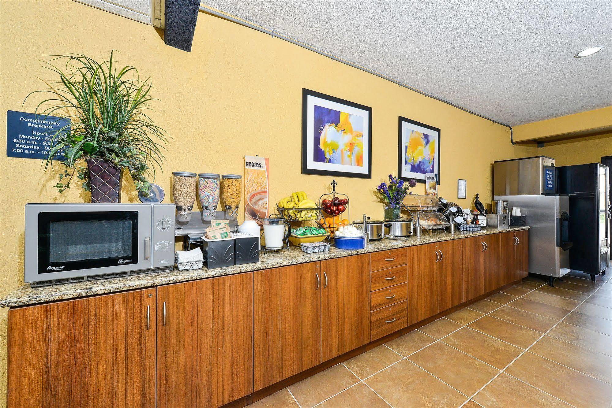 Microtel Inn & Suites By Wyndham New Braunfels I-35 Ngoại thất bức ảnh